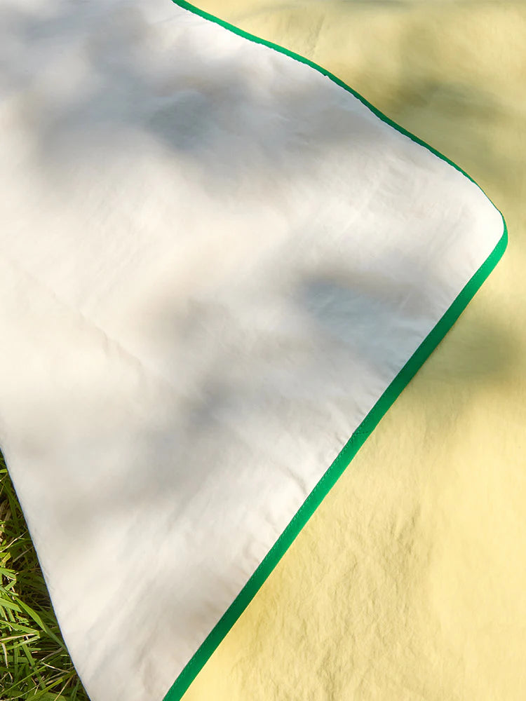 Joguman Studio Woody Picnic Mat (Throw Away)