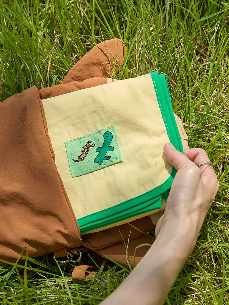Joguman Studio Woody Picnic Mat (Throw Away)