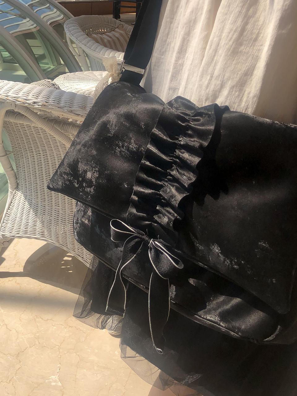 Ovuni Ruffle Envelope Bag_Black