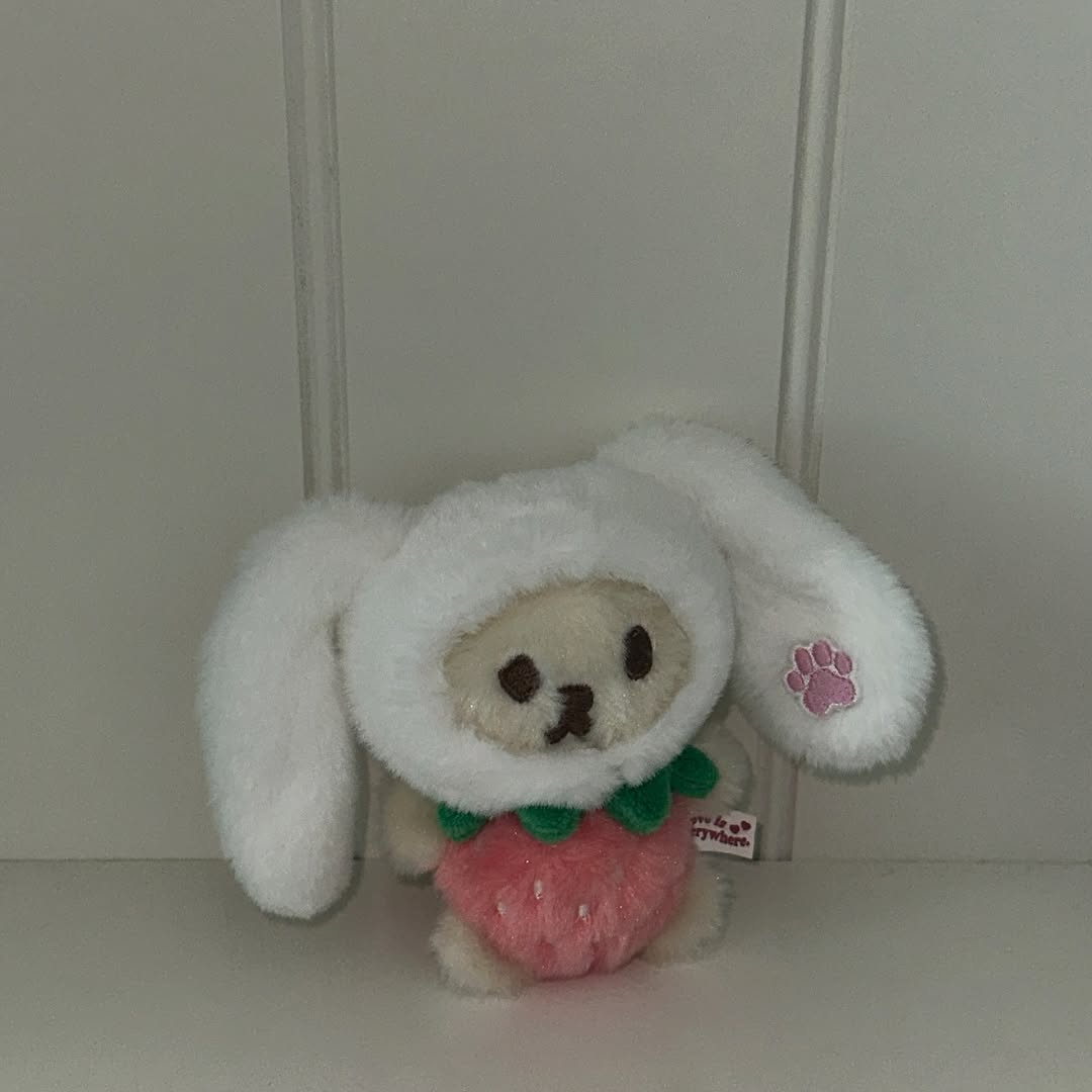 Mazzzzy Strawberry Muffin Keyring