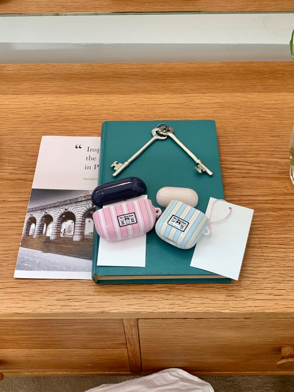 Olivet house stripe airpods case