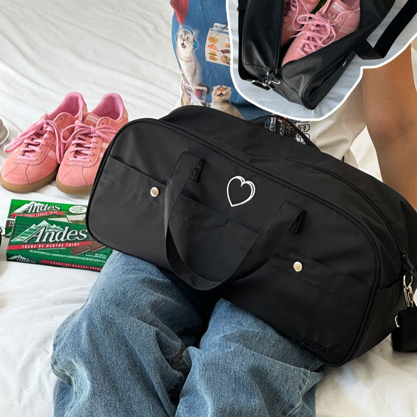 韓国 【MAZZZZY】signature heart duffel bag MAZZZZY] Signature Heart Duffel Bag – Ohue