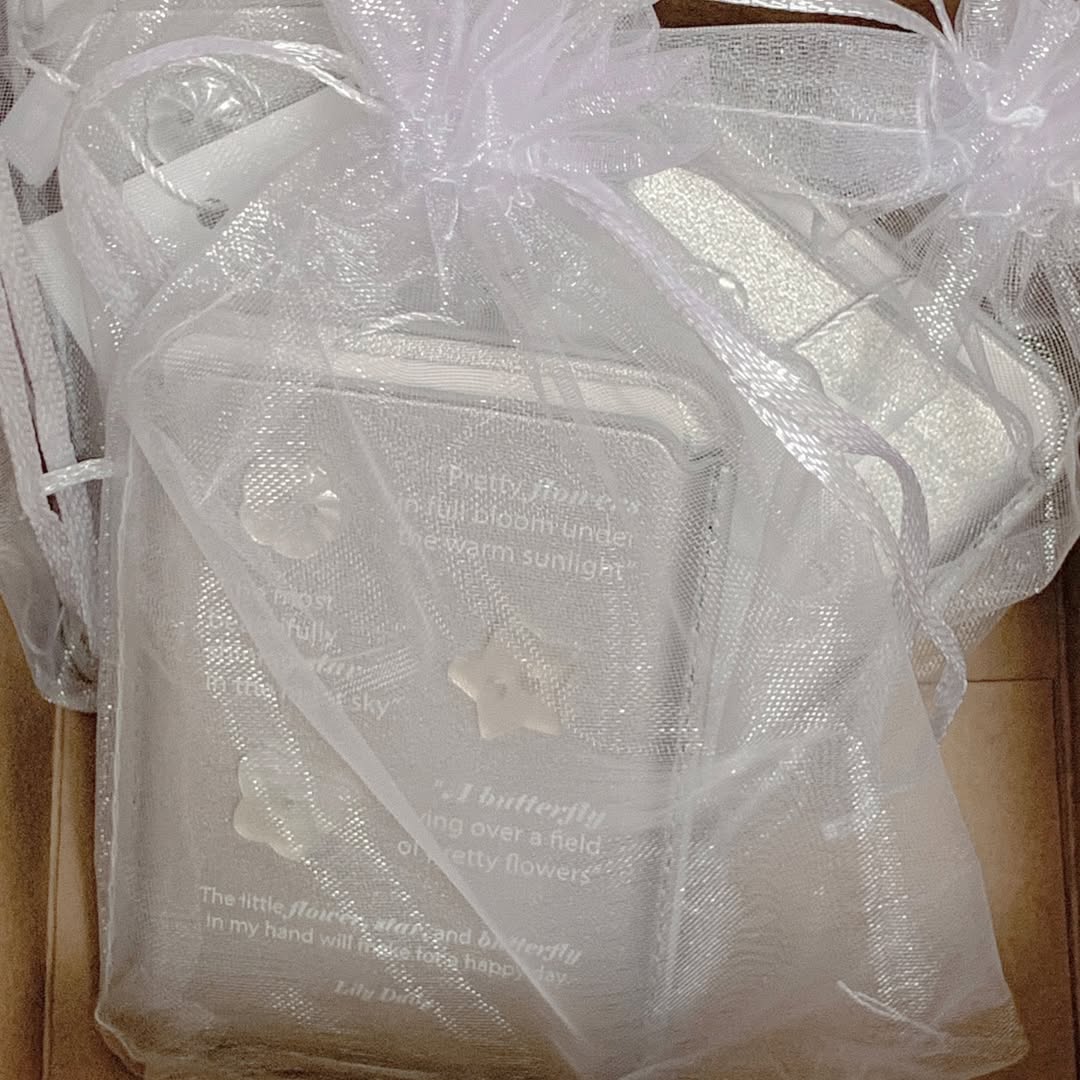 【9折加購】Lily Daily Flower&Star&Butterfly Magsafe Wallet