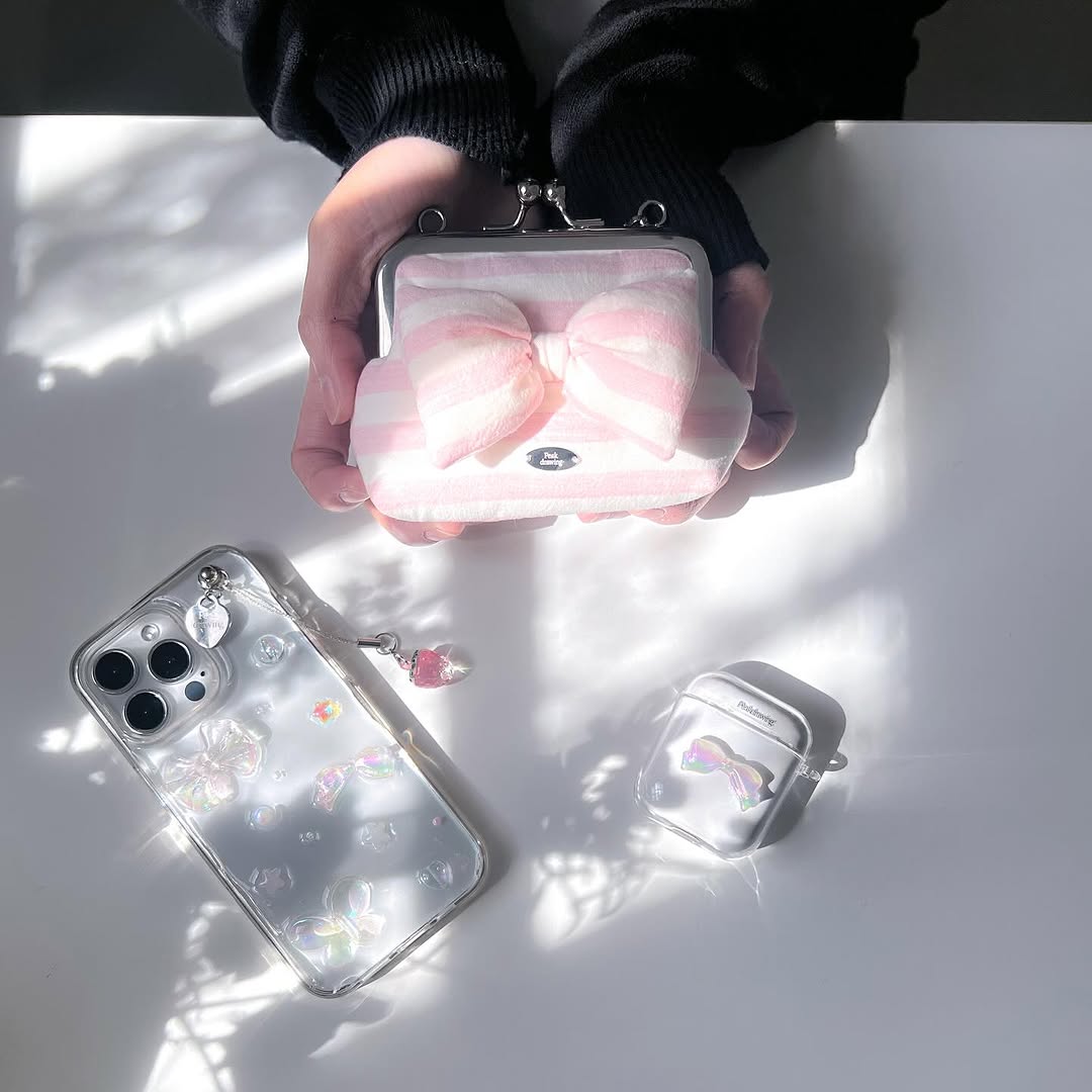 Peakdrawing Clear rose candy heart resin case