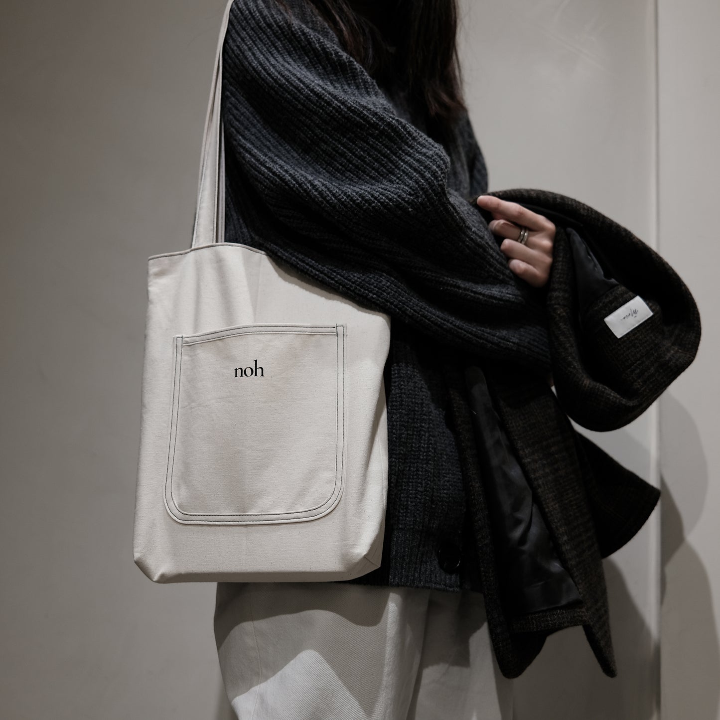 NOH Stitch book bag (Black/Ivory)