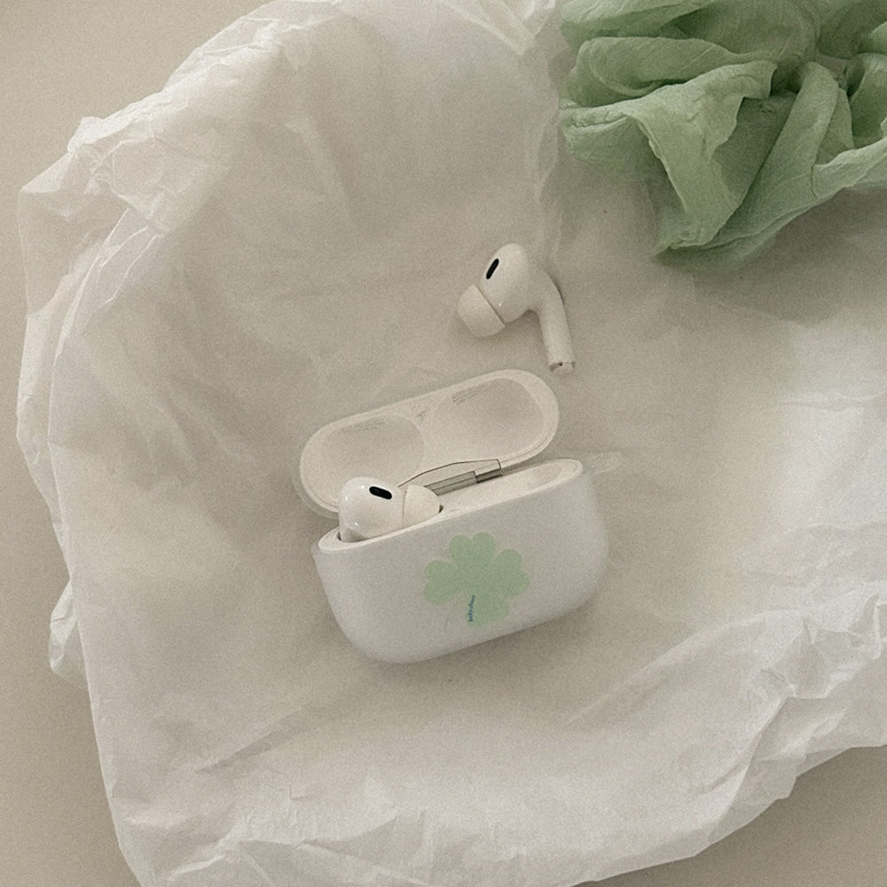 Mademoment Lucky Clover Airpods Case (半透明殼)