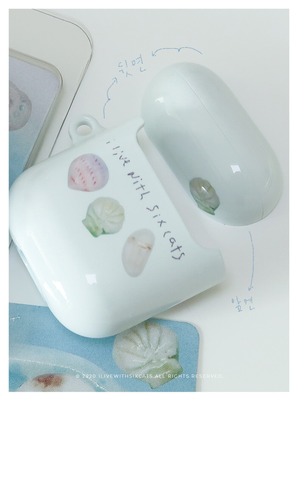 I live with six cats a sea walk Airpods Case