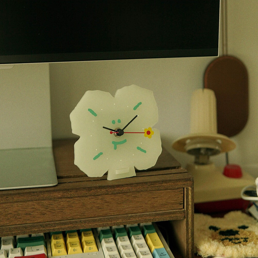 Ahmugaec 아무개씨 Clover Desk Clock (夜光)