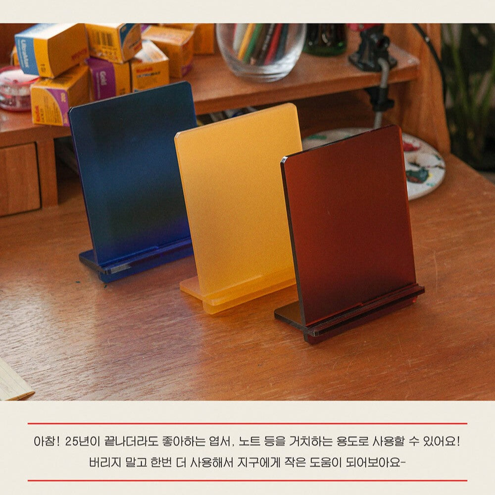 Ahmugaec 아무개씨 2025 Palm Table Calendar (3色)