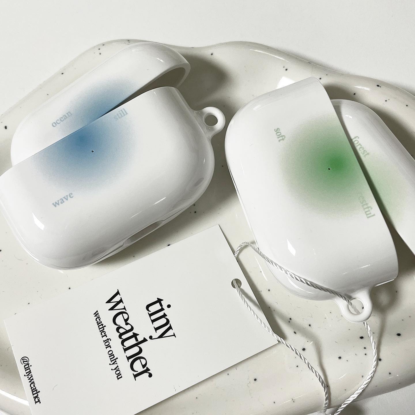 Tiny Weather Cheek Airpods Hard Case (6色)