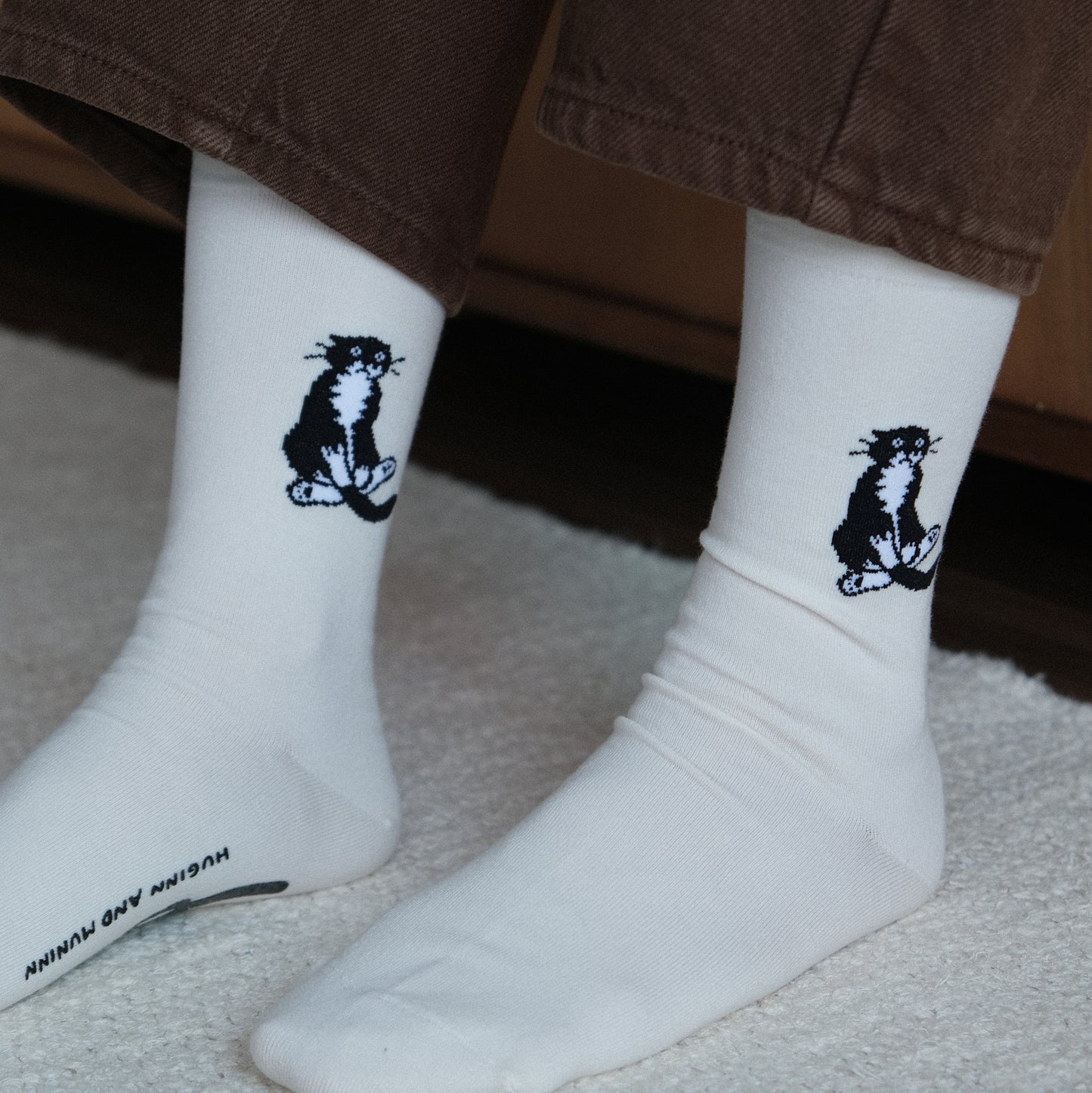 HUGINN AND MUNINN X SOCKSTAZ Sitting mo socks (3色)