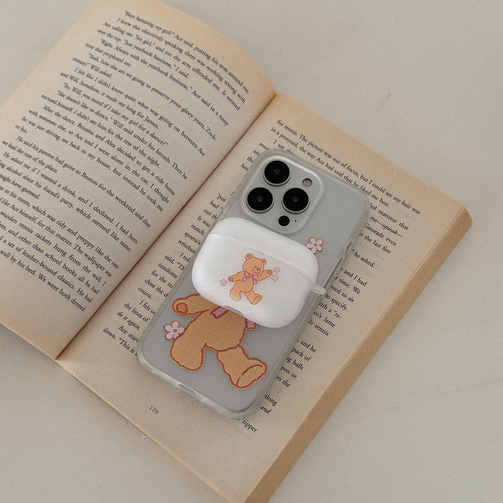 Mademoment Bear Embroidery Airpods Case (半透明殼)