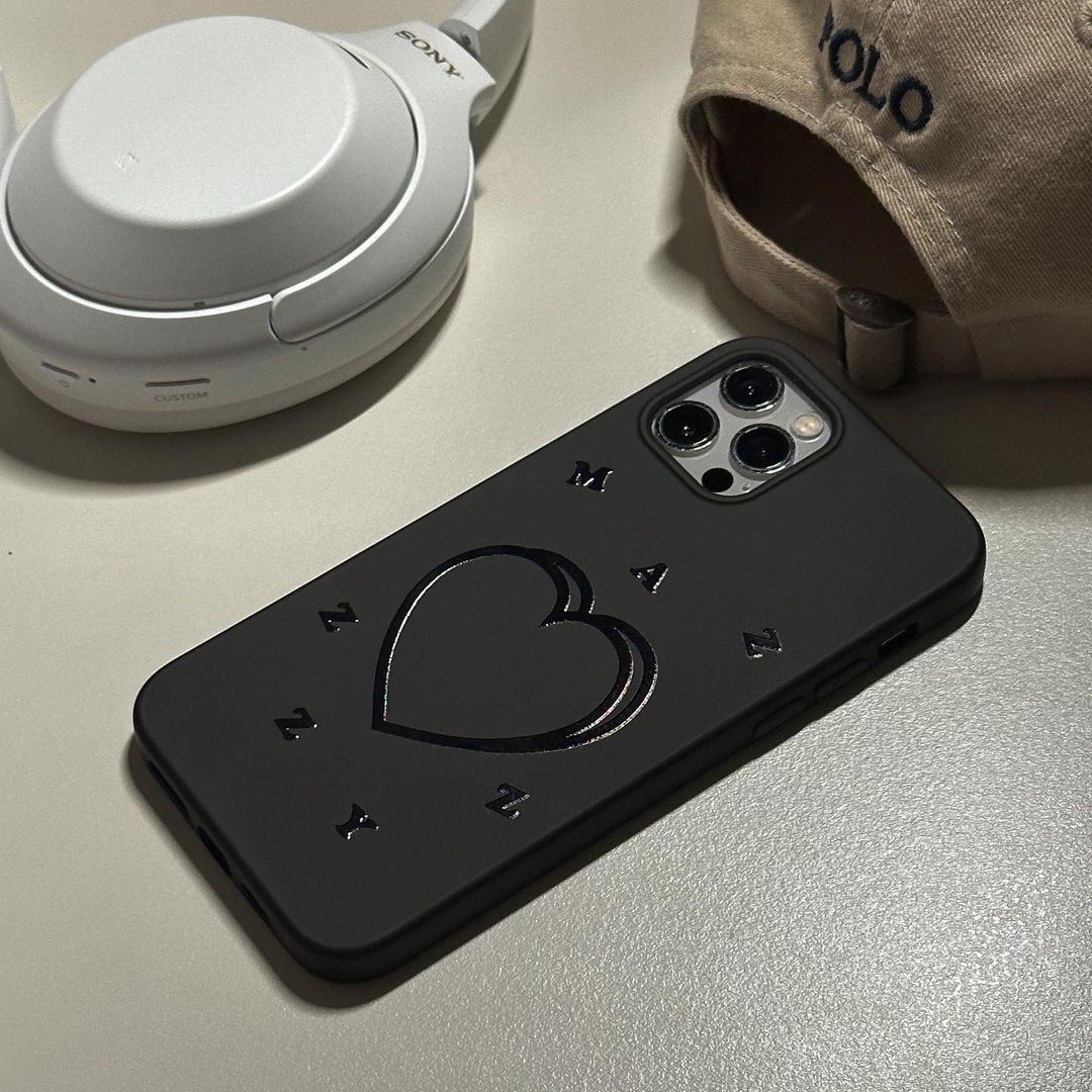 Mazzzzy signature heart case (black) (2款)