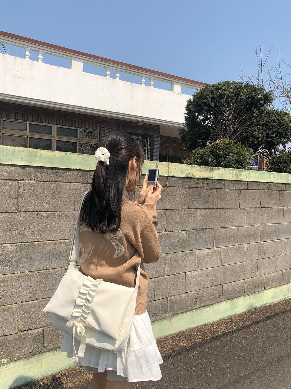 Ovuni Ruffle Envelope Bag_Ivory