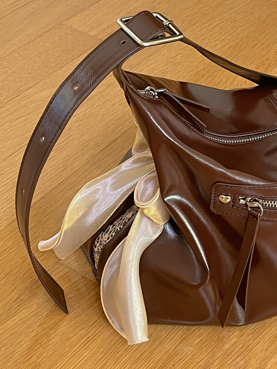 Ovuni Pillow Ribbon Bag_Chocolate Brown