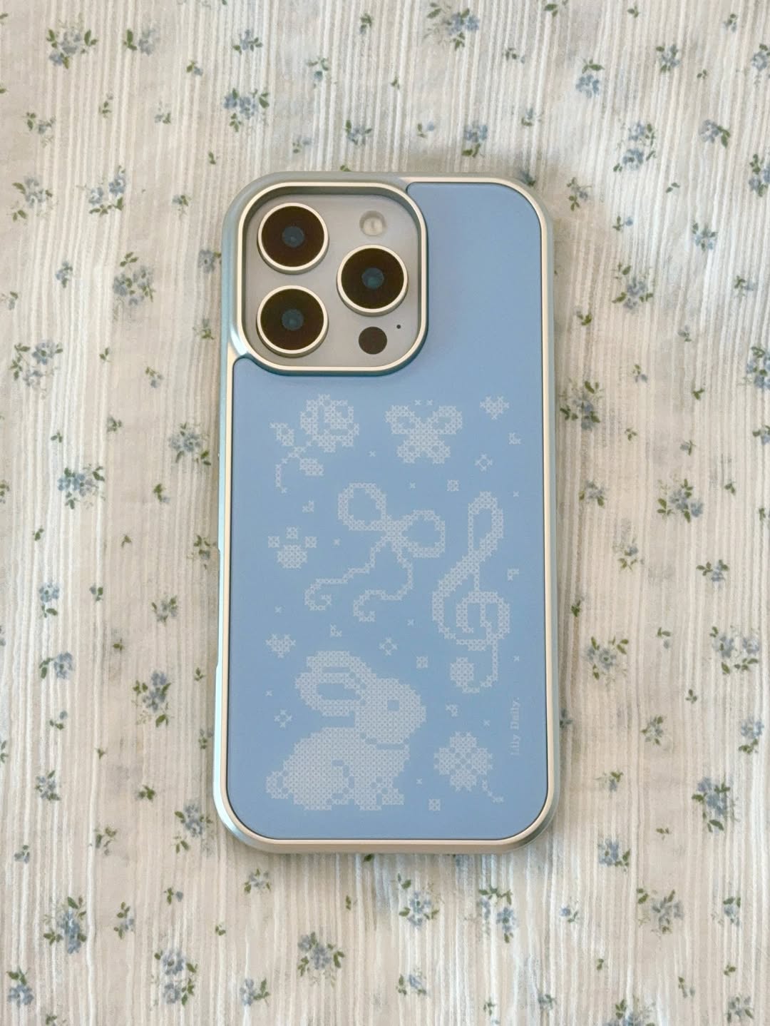 Lily Daily Archive of Little Stitches (Blue) Glass Case
