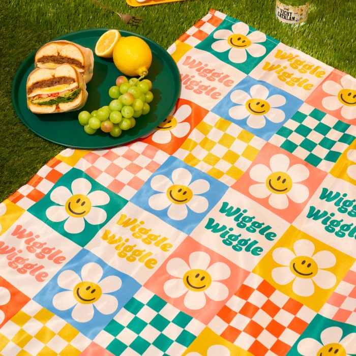 Wiggle Wiggle Picnic Mat 野餐墊 #Smile We Love Checkerboard