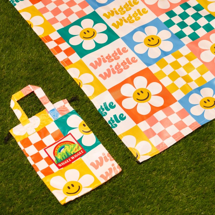 Wiggle Wiggle Picnic Mat 野餐墊 #Smile We Love Checkerboard