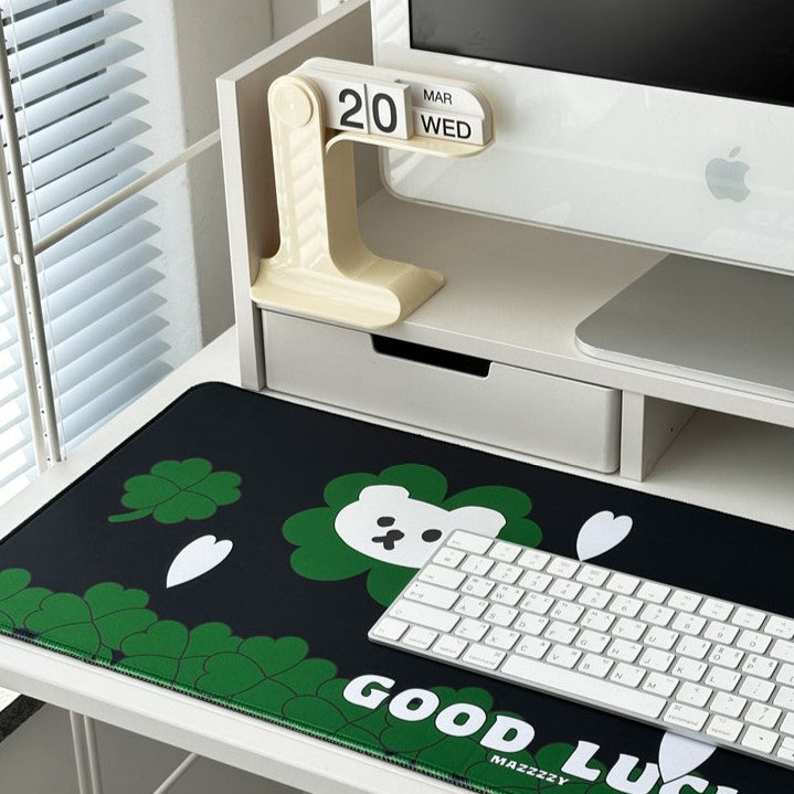 Mazzzzy loooove~~~ desk pad / muffin(clover) 電腦檯墊