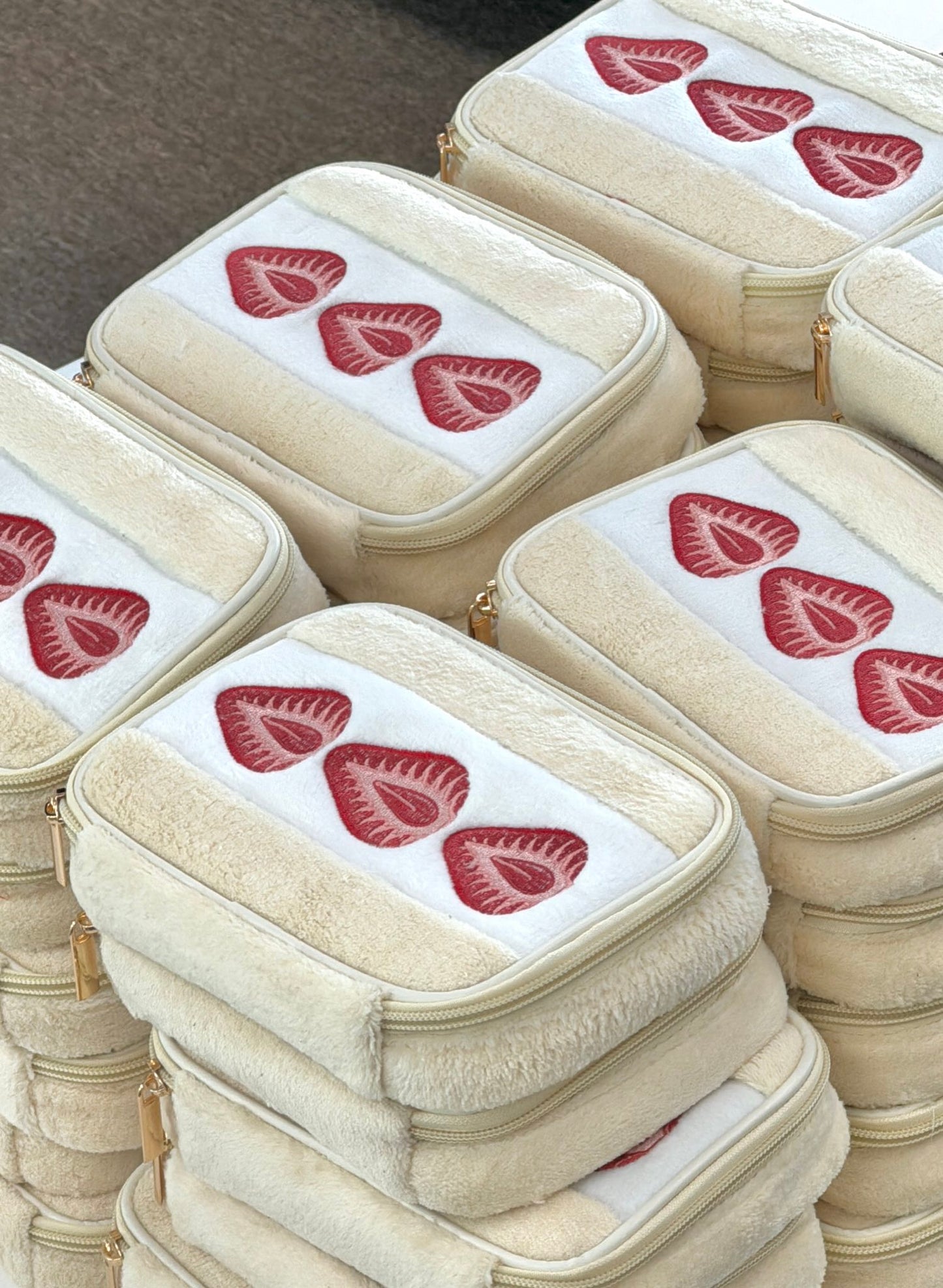【ILLIT Wonhee同款】Katze Strawberry Sandwich Pouch