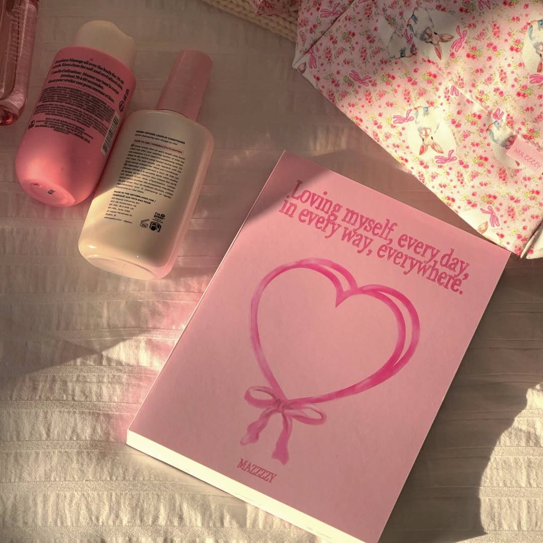 Mazzzzy All Ways to Love heart Diary