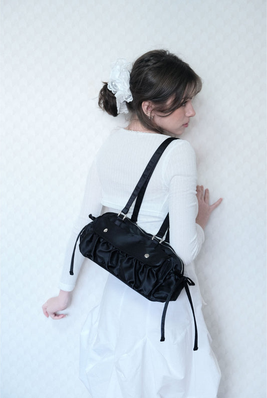 【現貨95折】Cozing Satin shirring bag #Black