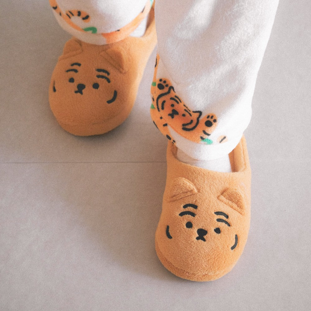 Muzik Tiger Fur Slippers (2色)