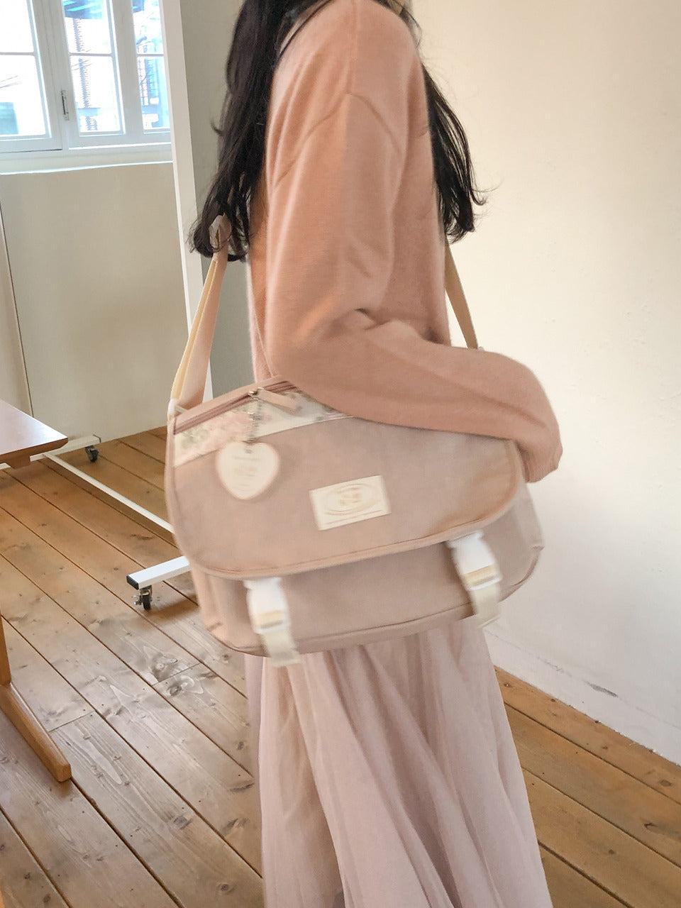 [ovuni] BON VOYAGE メッセンジャーBAG ☆nude pink Ovuni Bon voyage messenger bag _nude pink – mydeermoon