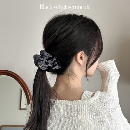 Mademoment Velvet Scrunchie (4色) 髮圈