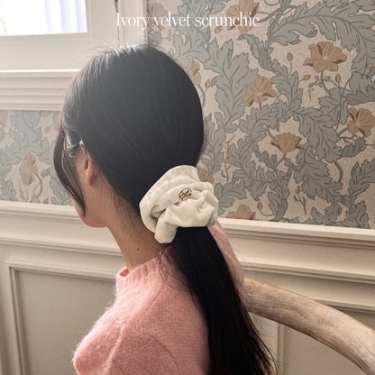 Mademoment Velvet Scrunchie (4色) 髮圈