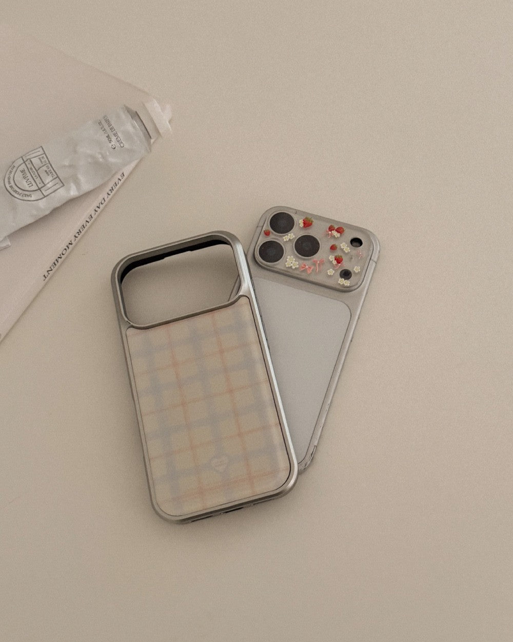 【加購享優惠】Mademoment Sweetberry Puff (Camera deco sticker) 附送貼紙鉗✨