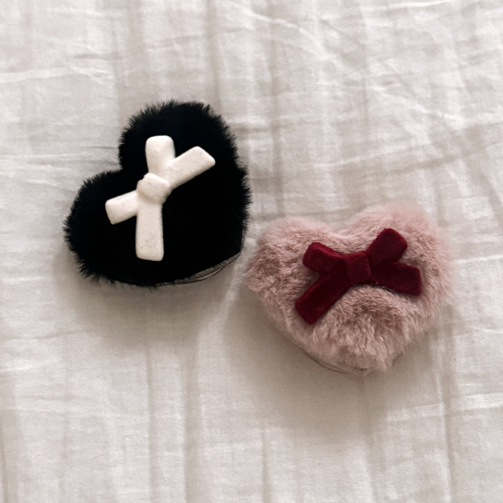 Mademoent Hairy Ribbon Heart Pompom Tok