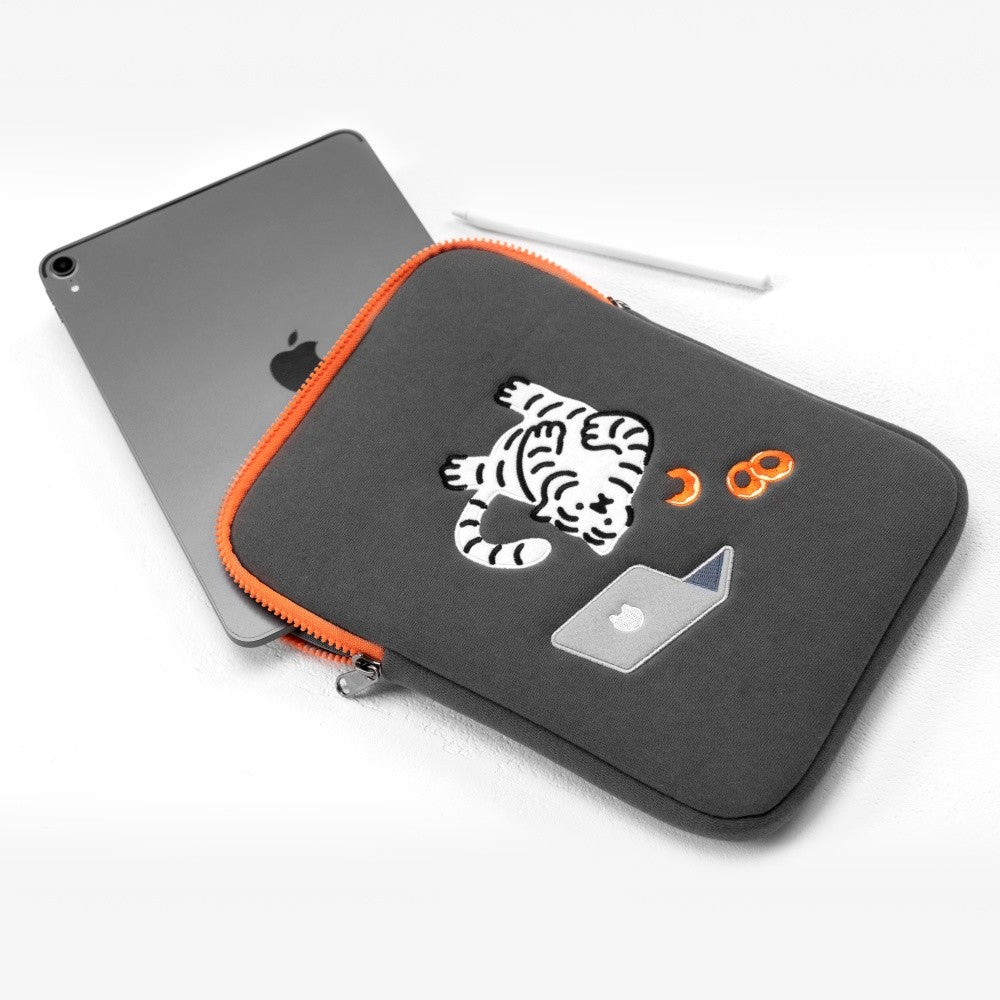 Muzik Tiger Donut Tiger Ipad/Notebook Pouch (9.7-16 inch)