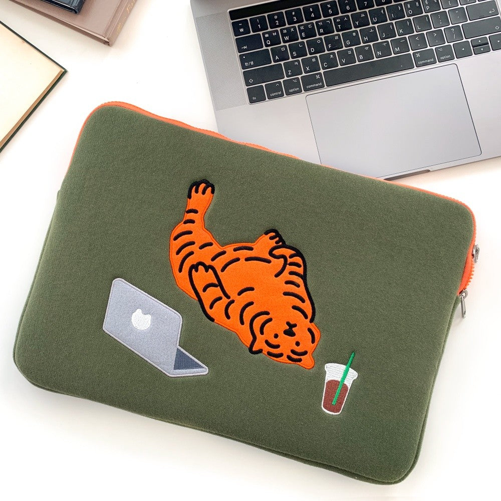 Muzik Tiger Lazy Tiger Ipad/Notebook Pouch (9.7-16 inch)