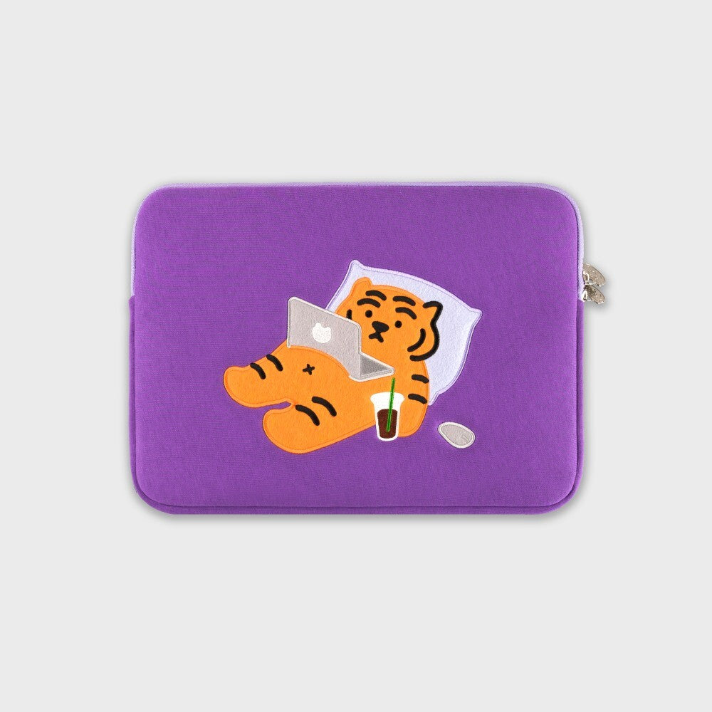 Muzik Tiger Stay Home Tiger Ipad/Notebook Pouch (9.7-16 inch)