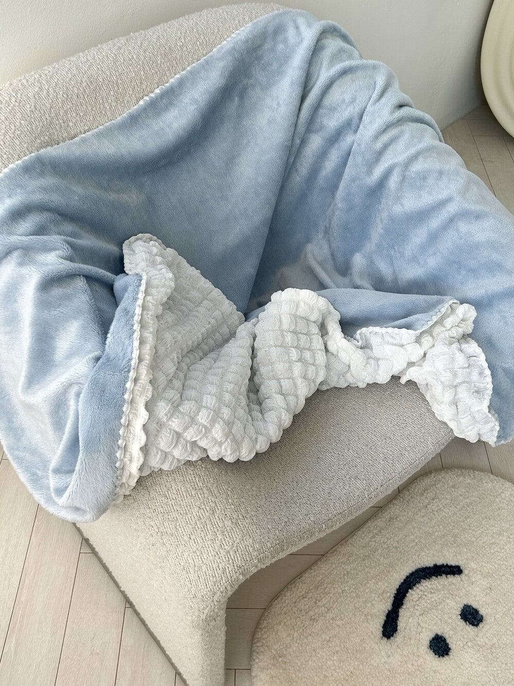 【Restock🌟】Skyfolio Double-sided Blanket (Sky blue/Ivory)