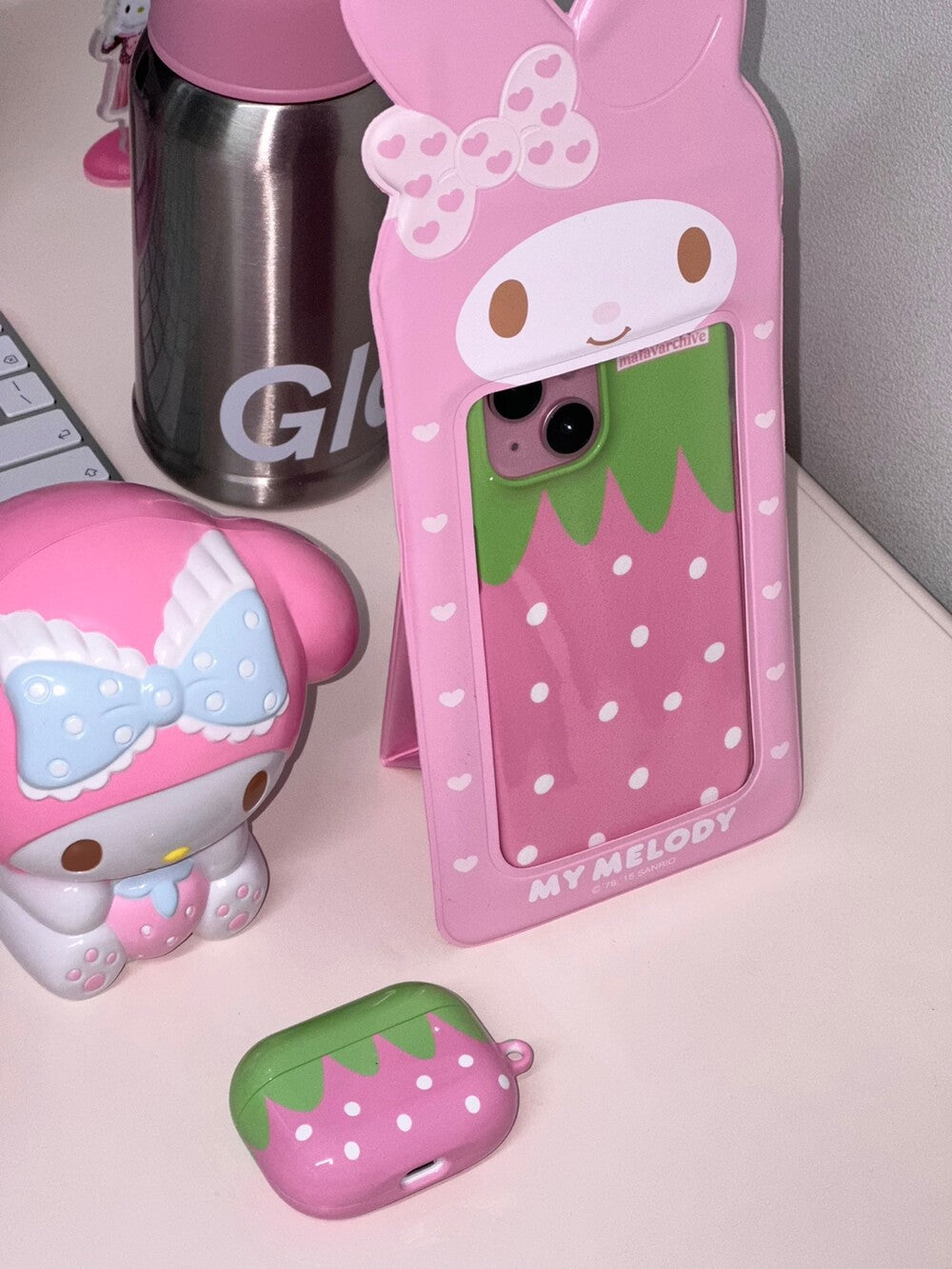 Mafavarchive strawberry airpod case