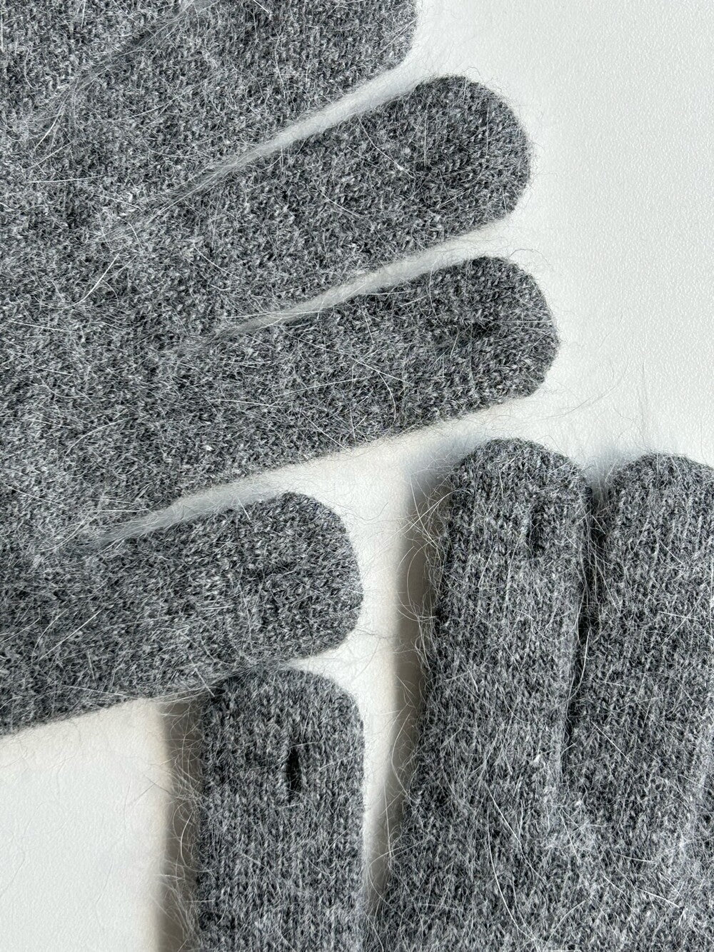 Skyfolio Angora Gloves 刺繡圖案手套