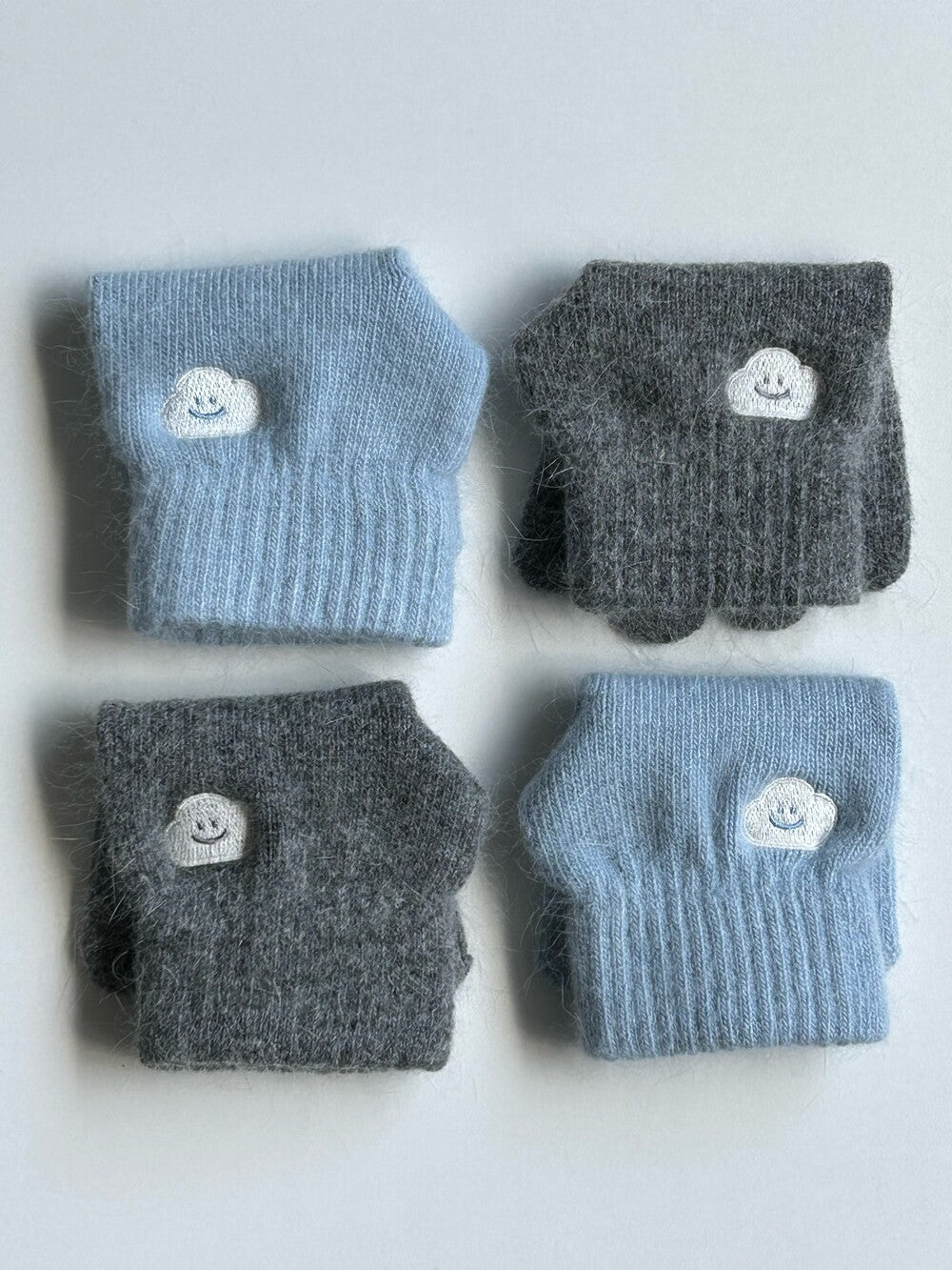 Skyfolio Angora Gloves 刺繡圖案手套
