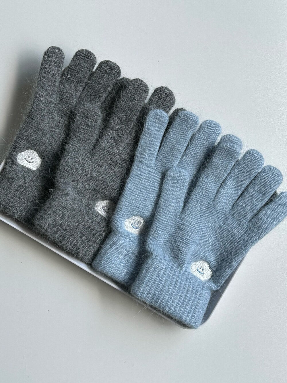 Skyfolio Angora Gloves 刺繡圖案手套