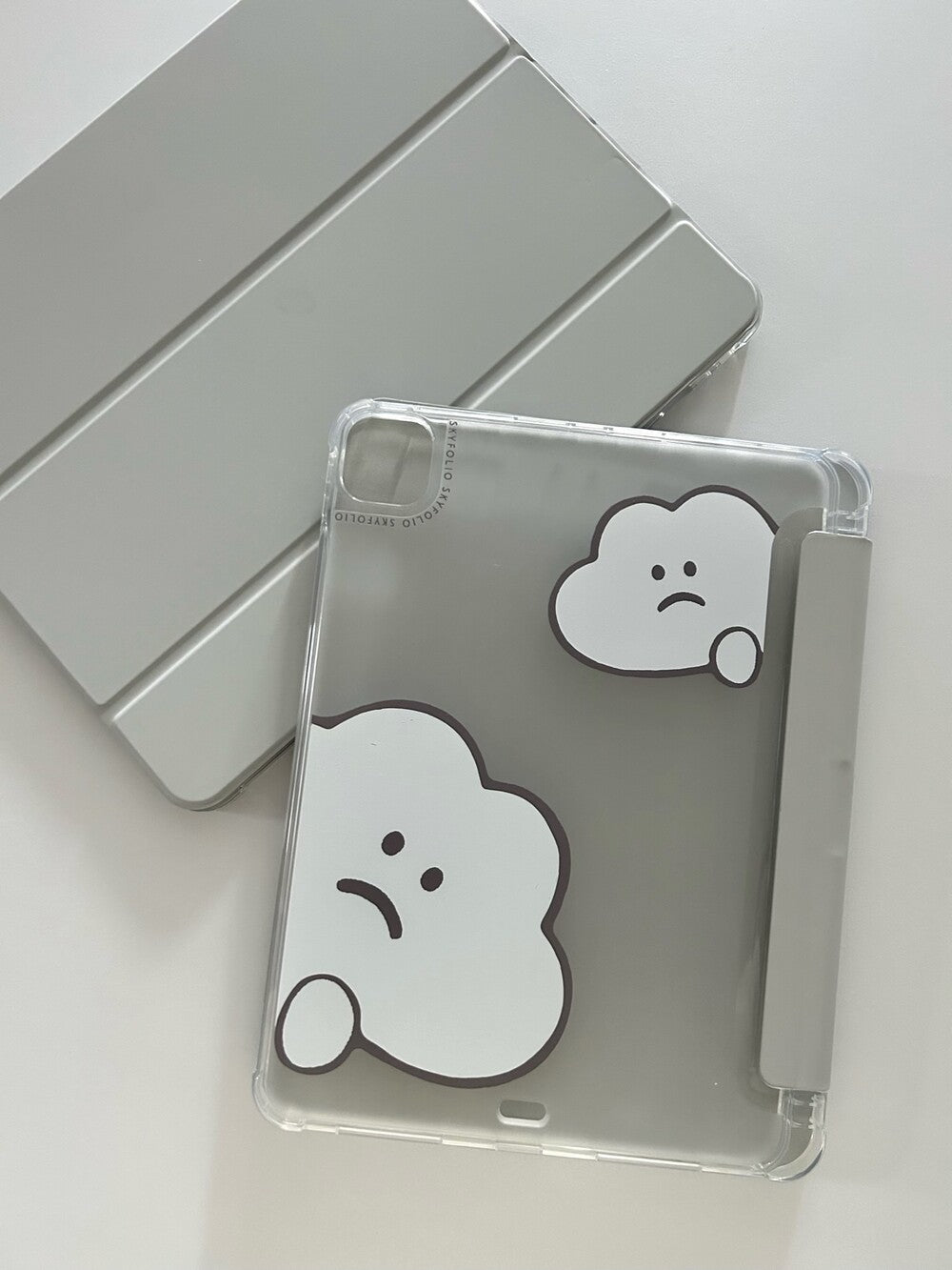 Skyfolio Hide and Seek Cloud Ipad Cover Case (10.9/11/12.9/13 inch)