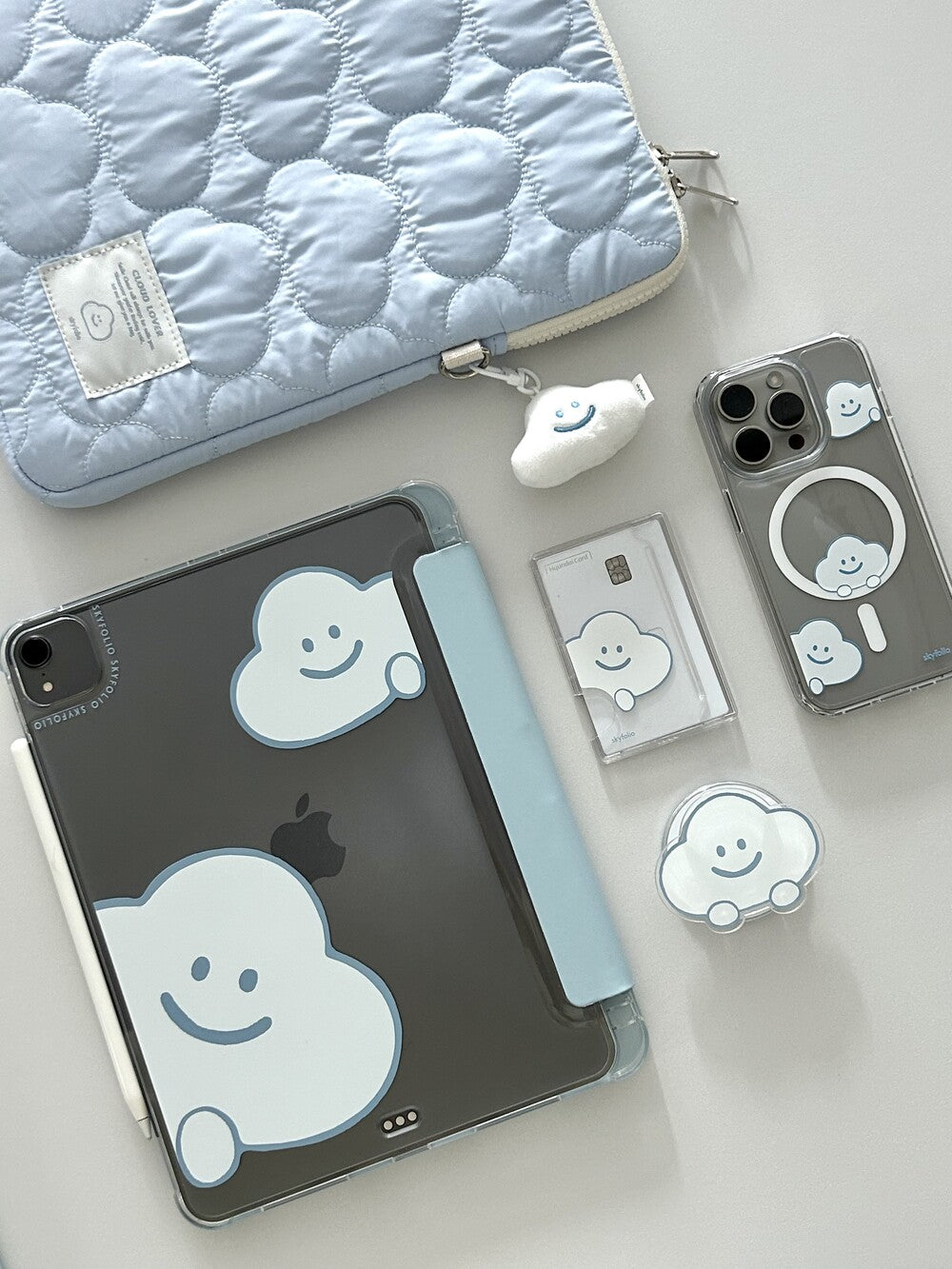 Skyfolio Hide and Seek Cloud Ipad Cover Case (10.9/11/12.9/13 inch)