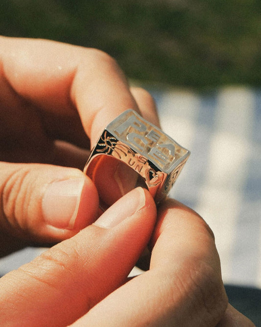 [partez x INAP] PEACE SIGNET RING