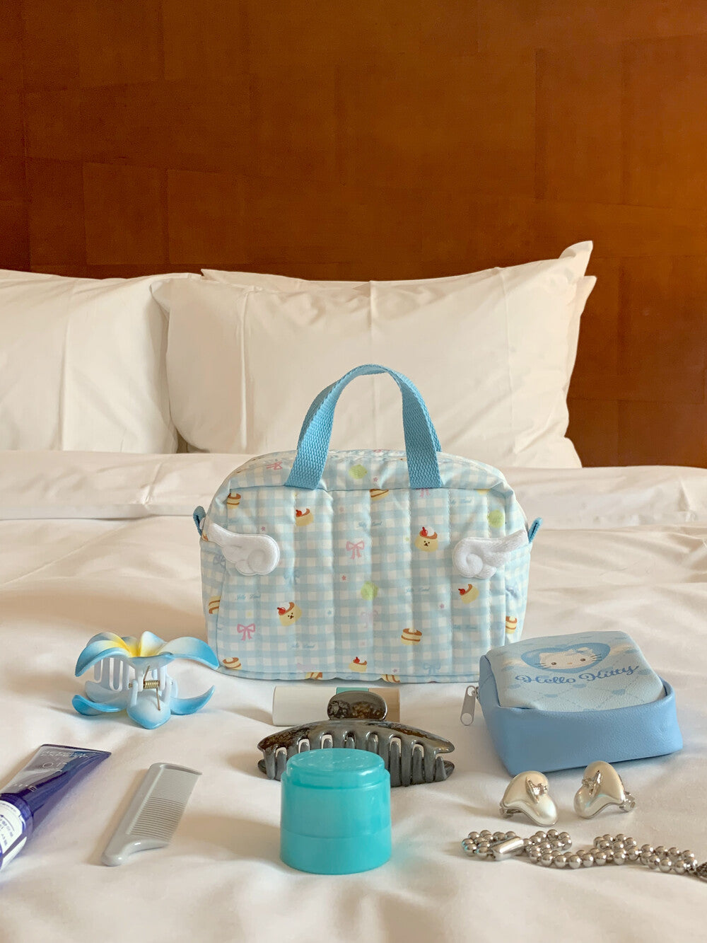Jellyland Signature Pouch - Angel milk blue 手提化妝袋