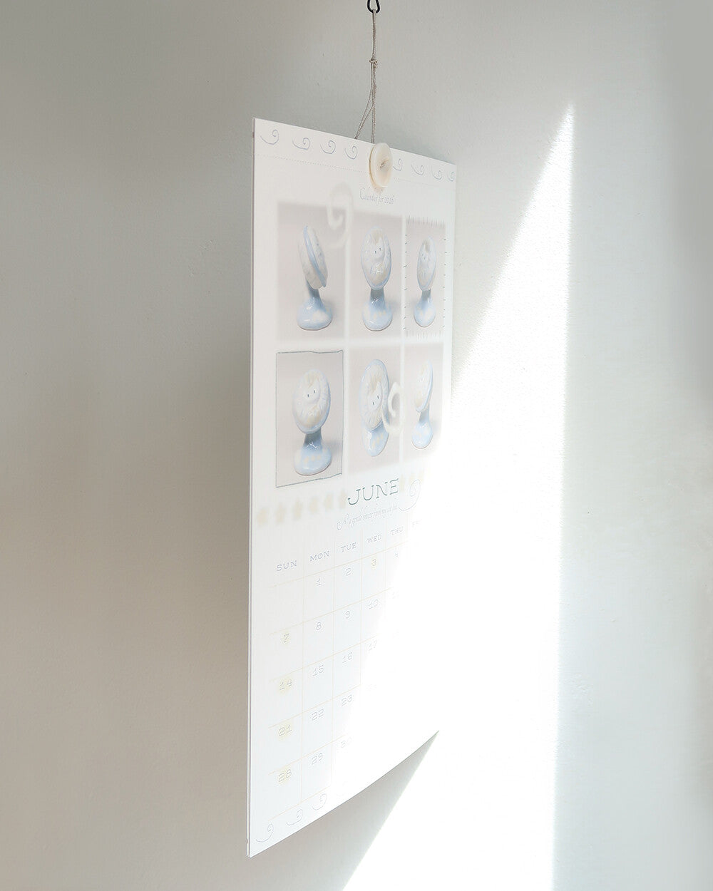 【第二輪預訂】I live with six cats 2026 Button Calendar 鈕扣月曆