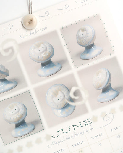 【第二輪預訂】I live with six cats 2026 Button Calendar 鈕扣月曆