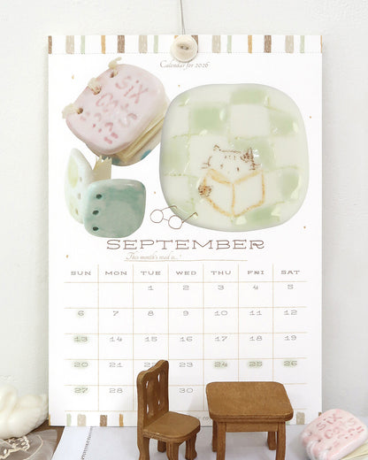 【第二輪預訂】I live with six cats 2026 Button Calendar 鈕扣月曆