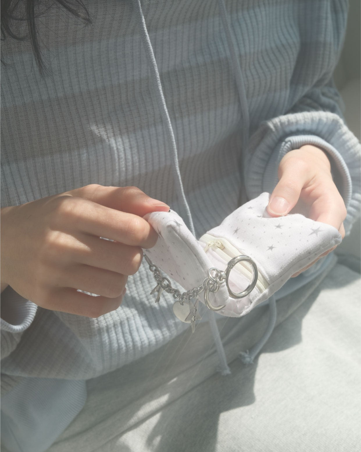 Cozing Star Chain wallet_white