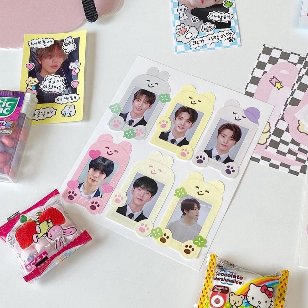 Heeheeclub Frame Sticker (Friends)