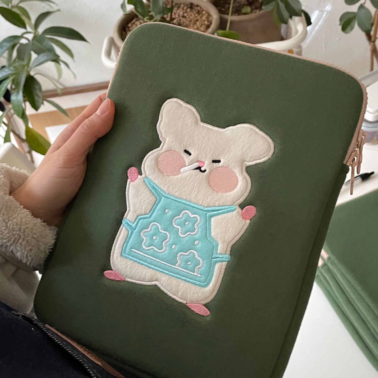 Collector Mumu Nose-chilling Hamster iPad/Laptop pouch.
